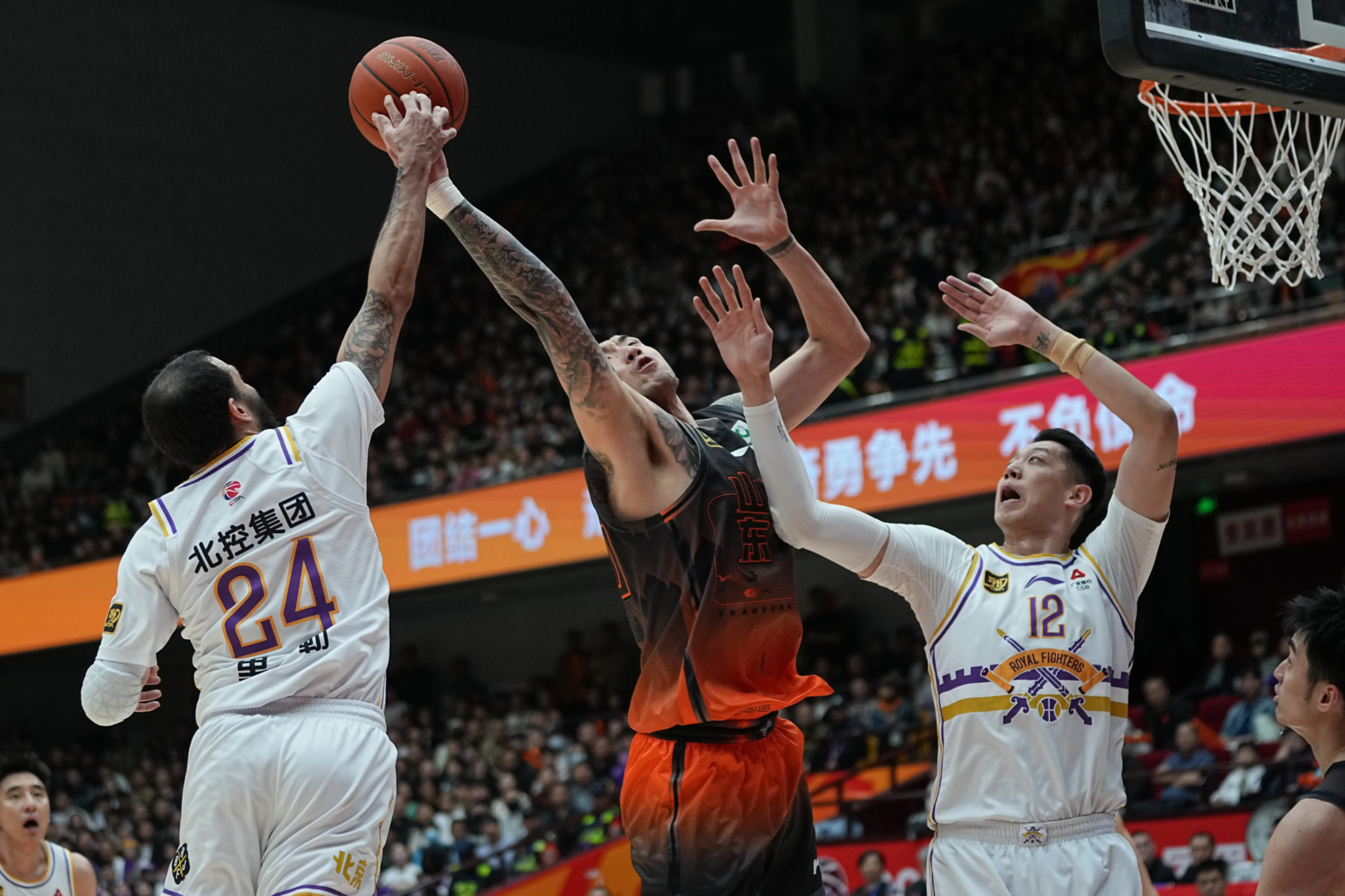 NBA季后赛清晨再迎强敌，上海海港主帅复盘，主帅态度——目标明确，年轻球员得到机会